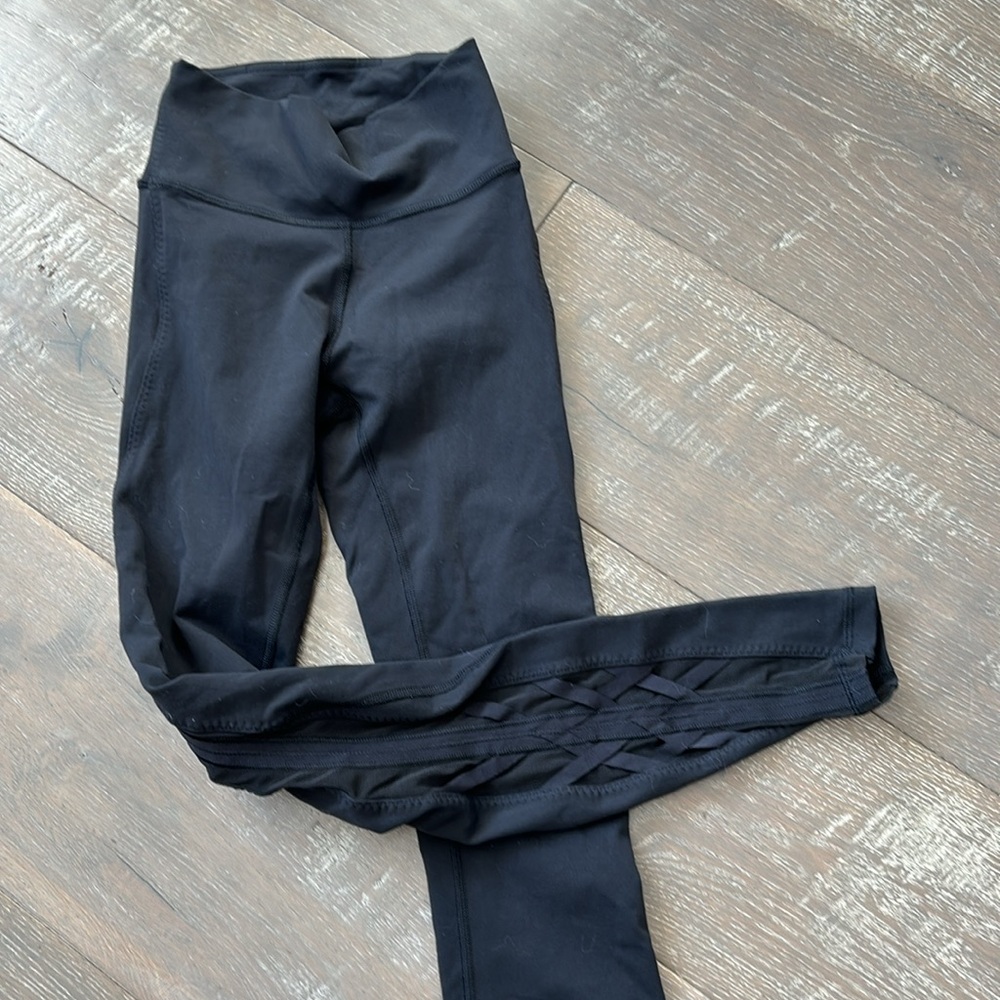 Lululemon black leggings back of leg detail